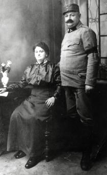 Anna Schwarz mit ihrem Bruder Ludwig Nasch