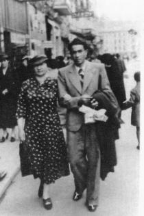 Buby Schieber und seine Mutter Sarah Schieber in Bukarest