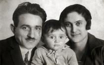 Jaquelen Behar with his parents Iacob and Lenka Behar