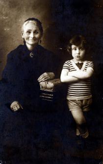 Haya-Sore Tsivian with her grandson Yakov Israelson