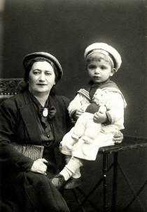 Moisey Shoov's wife and his grandson Gennadiy Shoov