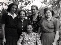 Vilma Havas with her relatives