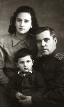 Marina Sineokaya with her son Sergey and husband Pavel Sineokiy