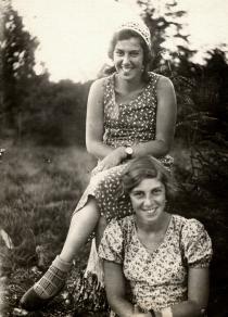 Rachil Meitina with her sister Vera Meitina