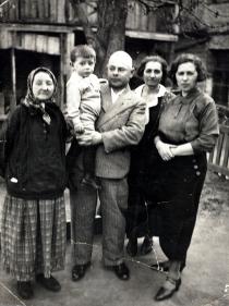 Frieda Stoyanovskaya's family