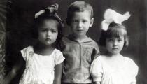 Arnold Fabrikant with his cousins Nina Patlazhan and Nina Gorodetskaya