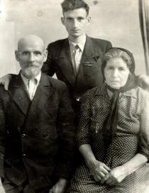Arkadiy Redko with his parents Pesia and Leib Redko