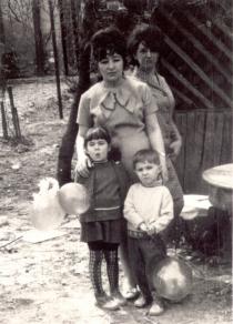 Dina Orlova with her children