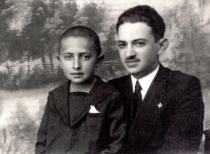 Lazar Gurfinkel with his older brother Moisey Gurfinkel