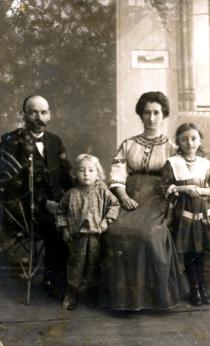 Moisey Ostrovski with his family
