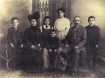 Berta and Josef Ginz and their children