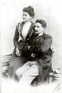 Engelmann Jenõ feleségével