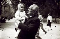 Salo Fiszgrund with his first grandson, Janek Rutkowski