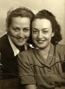 Apolonia Starzec with her sister Irena Kirszenbaum