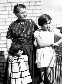 Paulina Keiner and her granddaughters Alina and Malgorzata