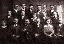 Eliasz Dajbog with the Committee of the Zionist Organization in Kielce