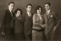 Alexander Bachnar's siblings Marcel, Vali, Dezider, Ela and Armin